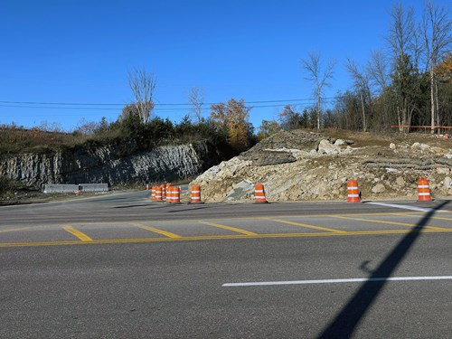 A view of mats in place along the west side of U.S. 2/7 near the I-89 Exit 16 northbound on-ramp prior to a blasting event.