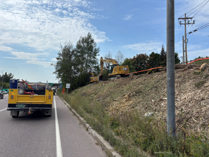 Crews conduct clearing along the slope on U.S. 2/7 between Mountain View Drive and the I-89 Exit 16 northbound on-ramp in Colchester, VT.